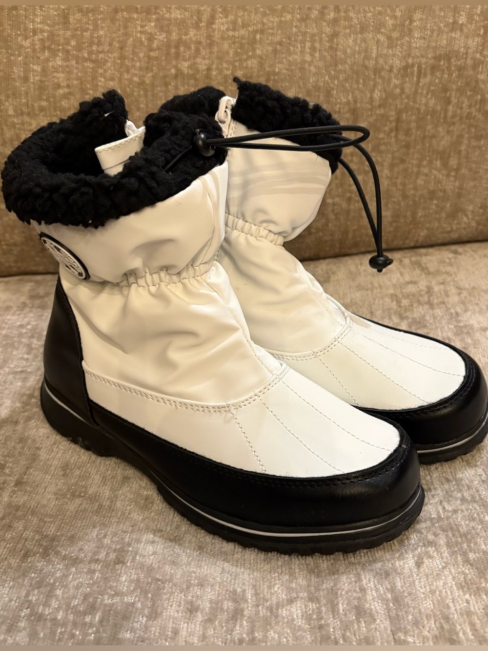 Totes Ariana Style Women's Black & White Winter Snow Boots
0614